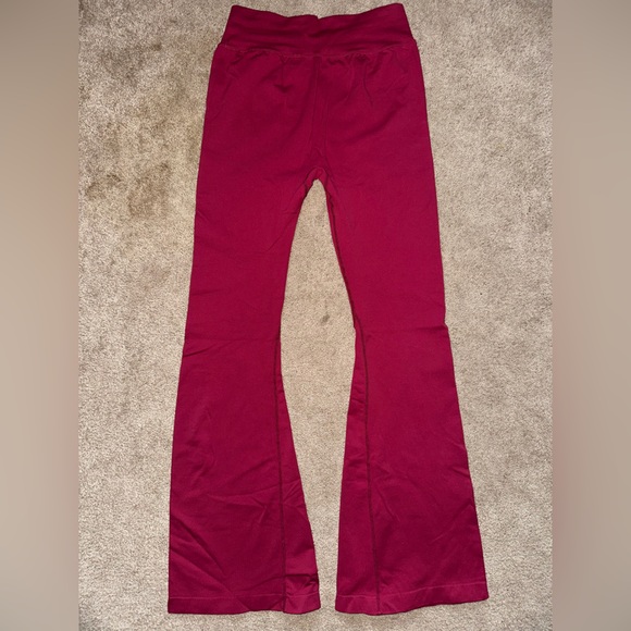 Seamless - Picture 3 of 3